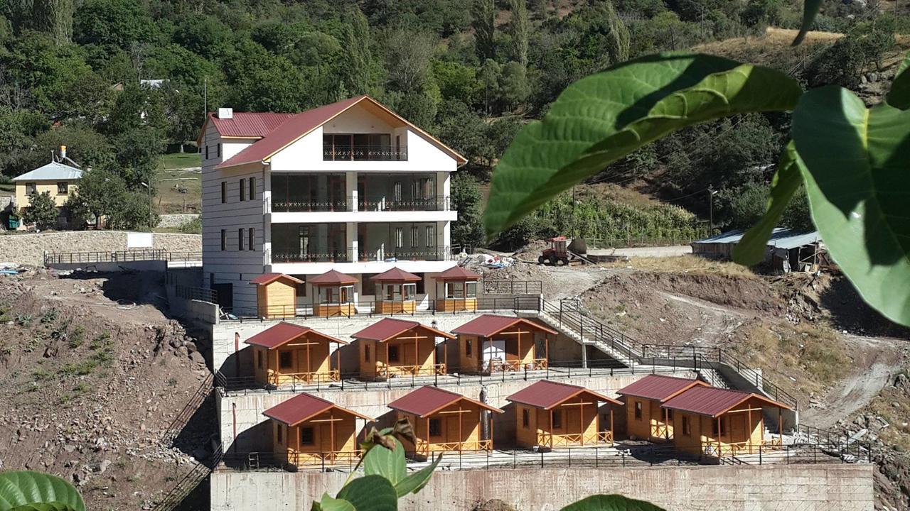 Karsi Bahce Hotel Sebinkarahisar ภายนอก รูปภาพ