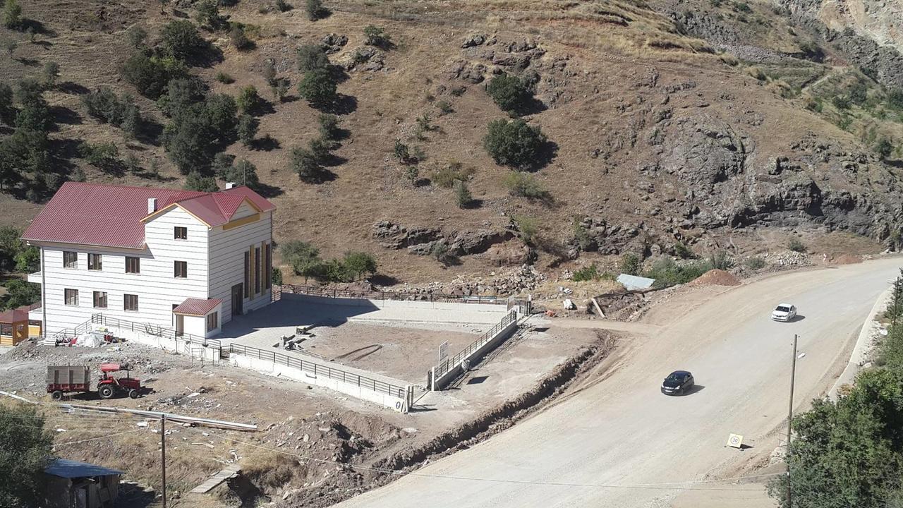 Karsi Bahce Hotel Sebinkarahisar ภายนอก รูปภาพ